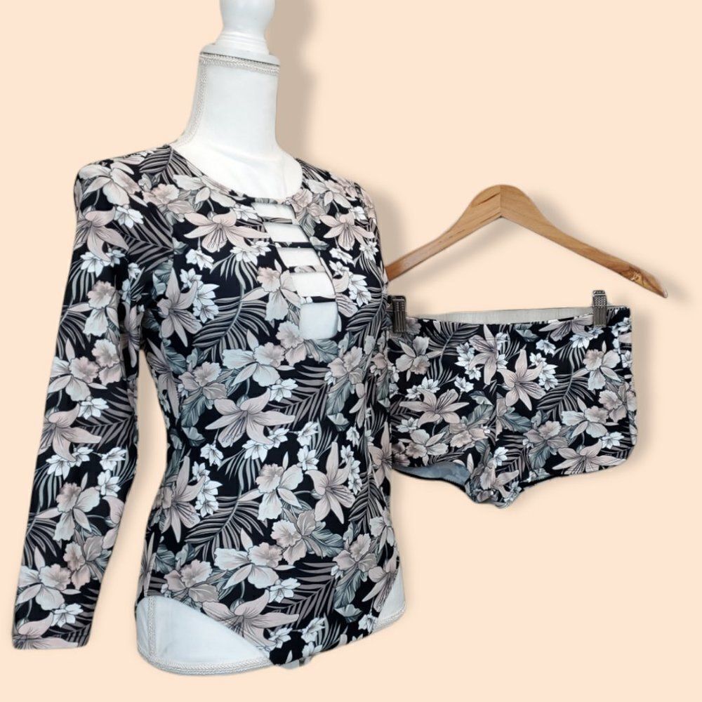 Misfit Retro Floral Cut Out Zipped Rashguard Set G-0191.92 - Picture 2 of 15